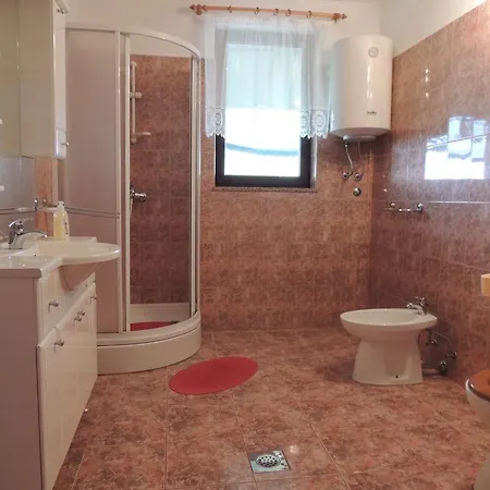 Apartament Nela Bale